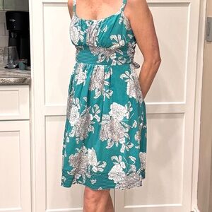 Size 8 Blue & White SunDress by Dress Barn Cotton/Spandex Shirred Top Bow In Bac